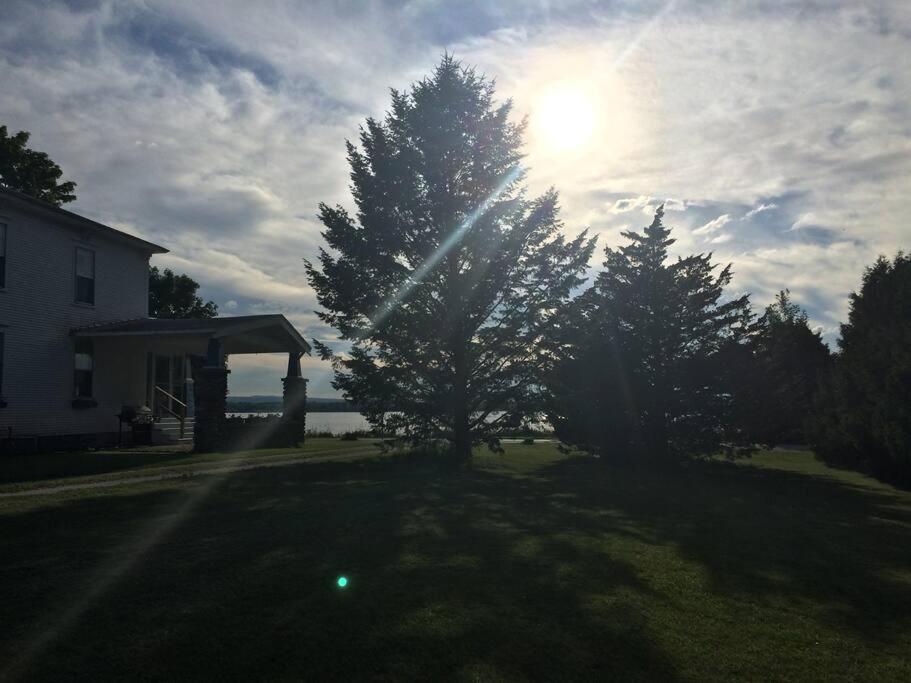 Inn At The Isles Cottage Isle la Motte Экстерьер фото