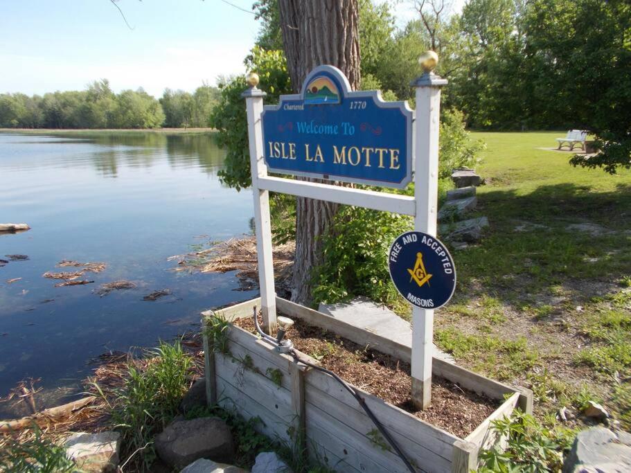 Inn At The Isles Cottage Isle la Motte Экстерьер фото